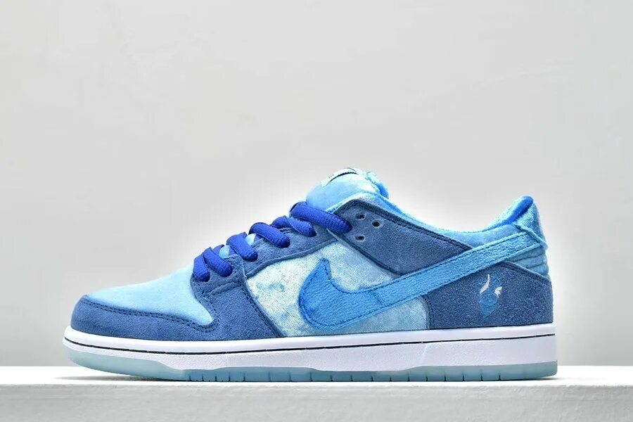 Найк с голубем. Nike SB Dunk Low Blue. Nike SB Dunk Low голубые. Nike SB Dunk Low Pro синие. Nike Dunk Low синие.