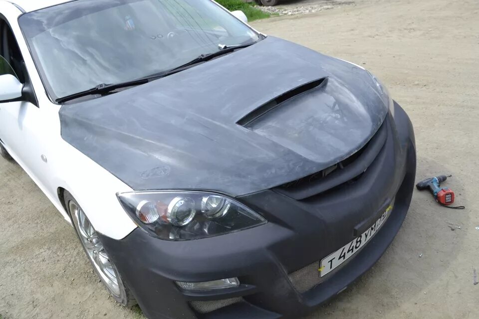 Капот gg. Mazda 6 gg капот MPS. Капот с ноздрей Мазда 3 MPS. Mazda 3 BK капот карбон красная. Капот Мазда 3 БК.