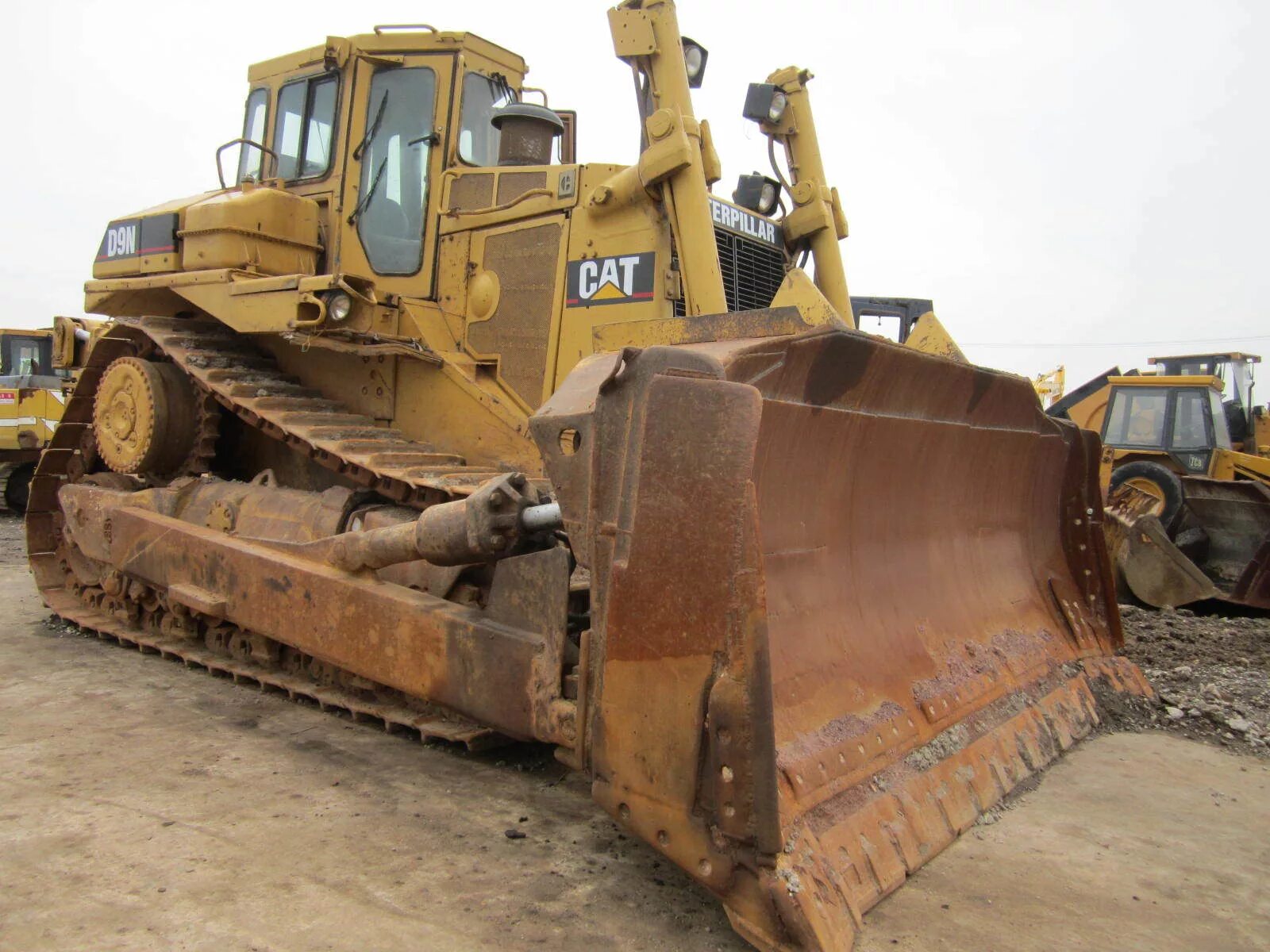 Бульдозер используется для. Caterpillar d9n. бульдозер cat d9. бульдозер катерпиллер 600. бульдозер катерпиллер 1994.