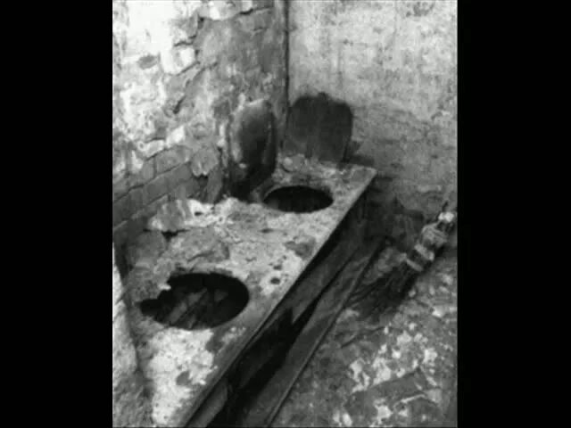 Деревня туалет камера. Сельский туалет сектор газа. сектор газа деревенский туалет. газовый туалет. камера газа сельский туалет.