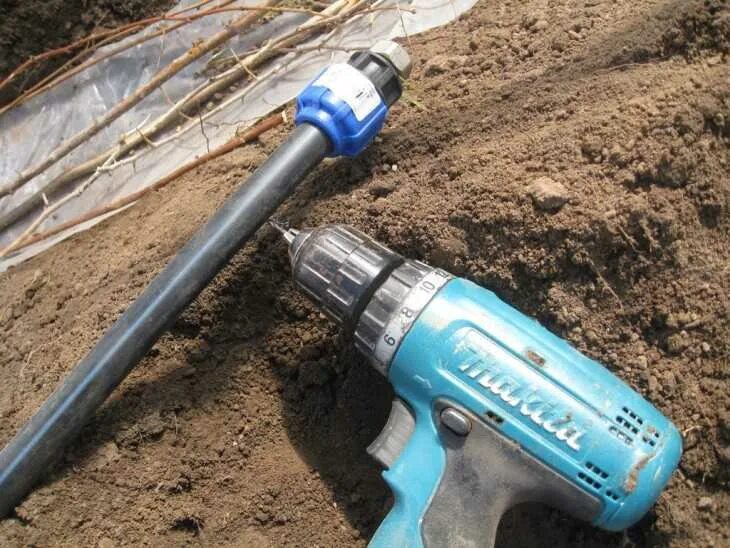 Подкормочный узел для капельного полива. Пнд труба 20 водопровод летний. Труба пнд 32 для скважины. Капельный полив из пнд 20. Полив из пнд трубы.