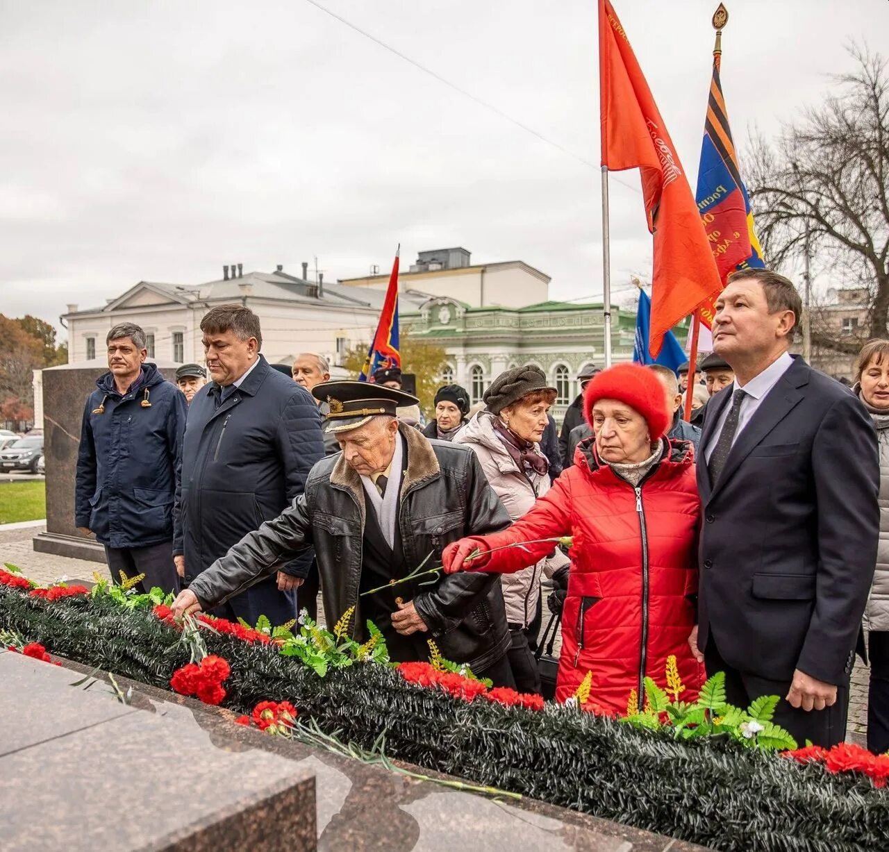 Город воинской славы в таганнрог. Таганрог город воинской славы. Стела город воинской славы Таганрог. Волхов город воинской славы.