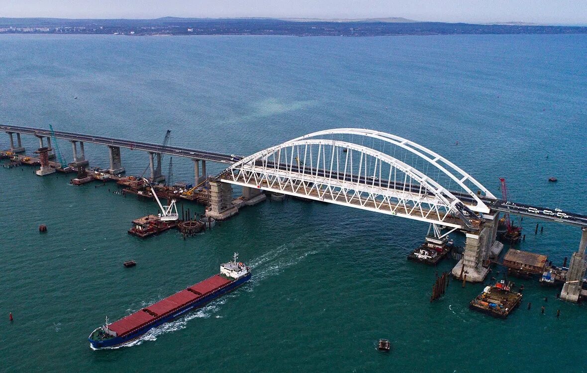 Виндгуру керченский пролив. Крымский мост через керченский пролив. мост керченский пролив. черное море крымский мост. керчь мост через пролив.