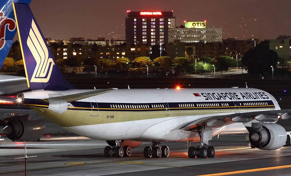 Маршруты авиакомпания el al. Очень длинные самолеты. Airbus a340-600 шасси. Последний полёт боинг 747 qantas. Qantas боинг 777.