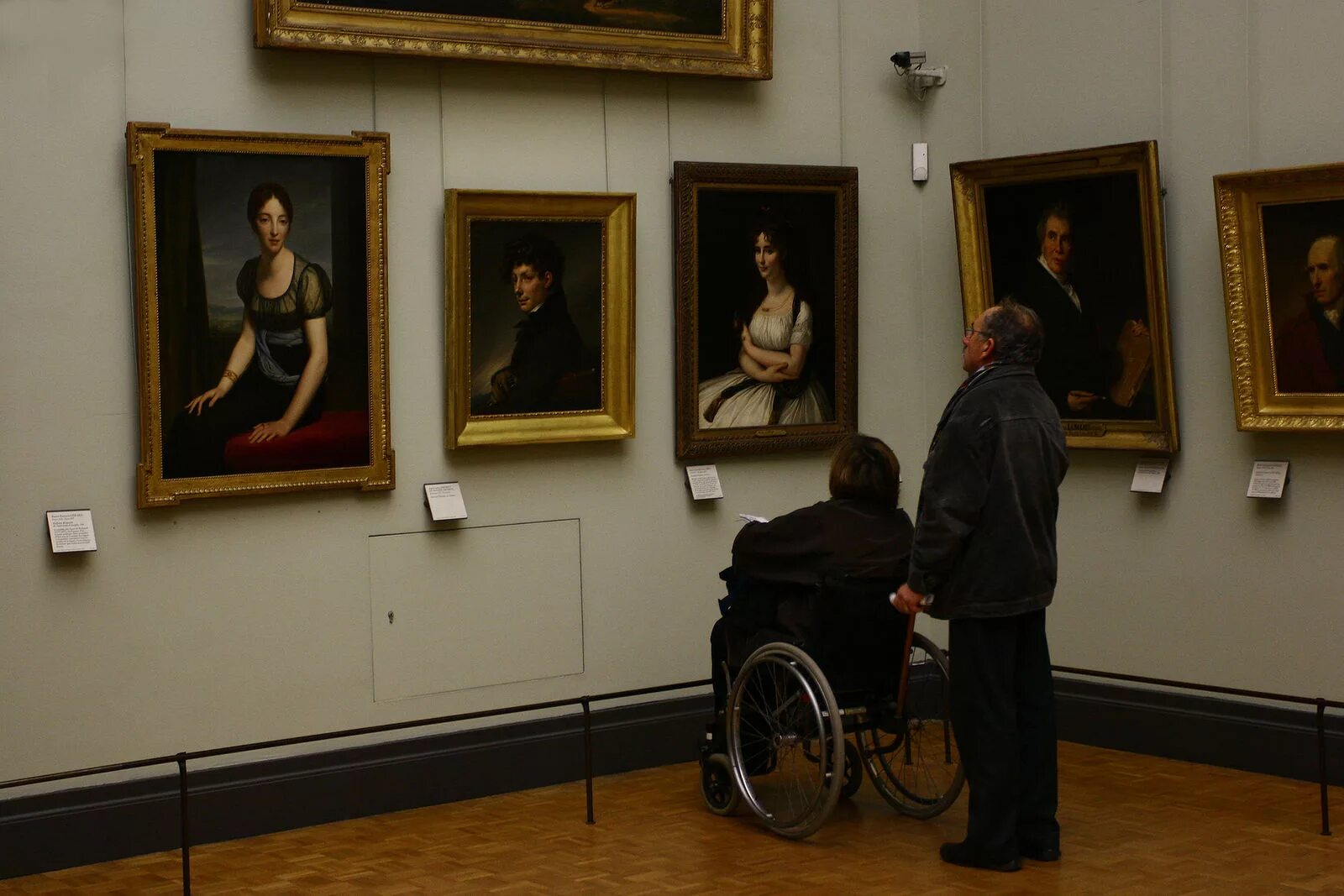 Доступный музей. Инвалиды в музее. Музеи для людей с ограниченными возможностями. Пушкинский музей инвалиды. Дети инвалиды в музее.
