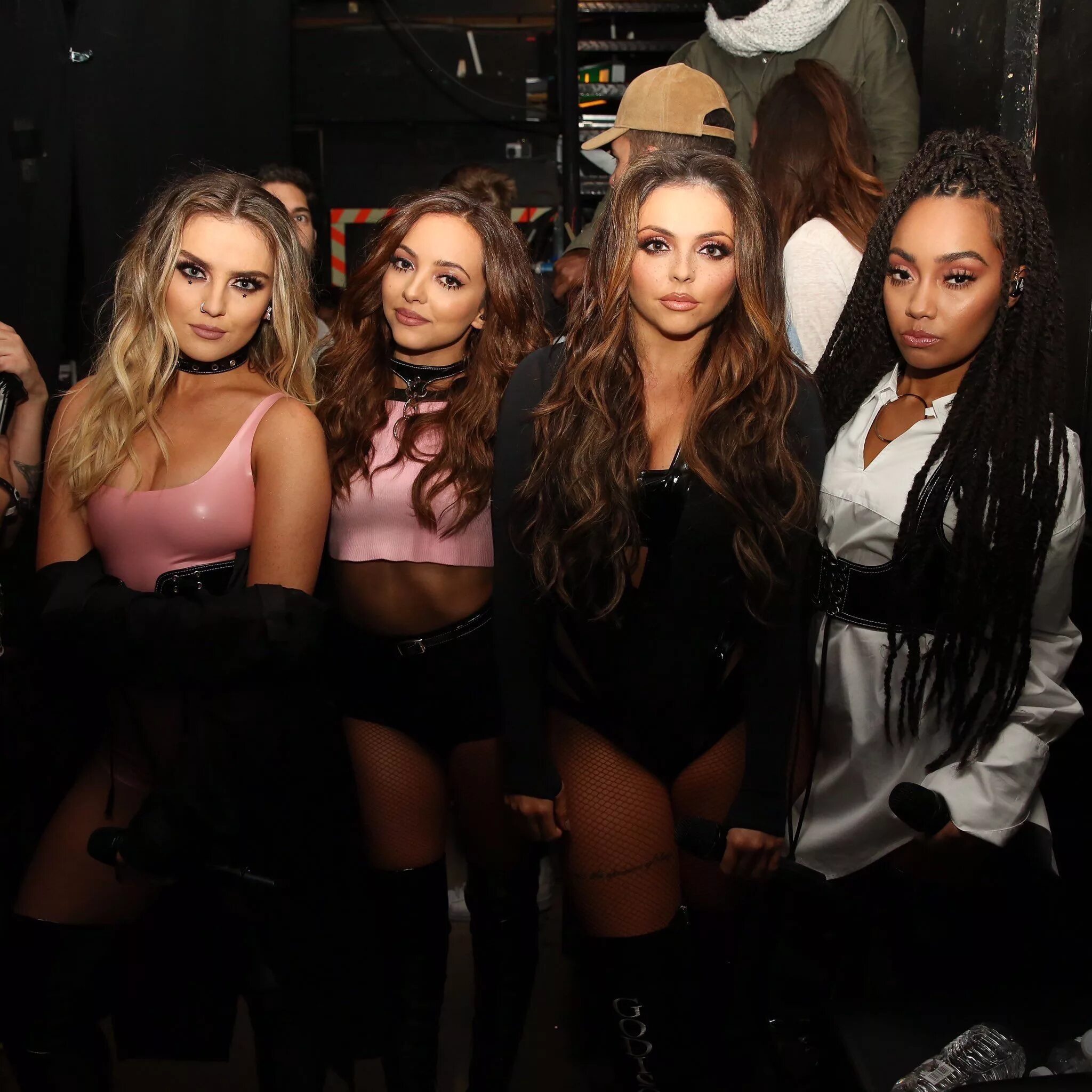 Музыка из литл компани. Группа little Mix. Little Mix 2015г. Little Mix парень. Они красивые.