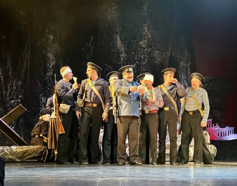 луначарский театр севастополь ноябрь