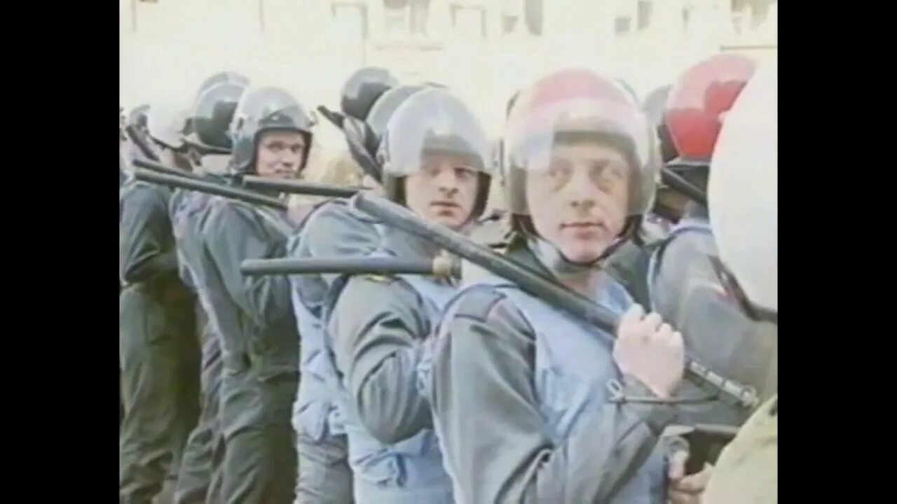 Первомайское побоище 1993. Ленинский проспект 1 мая 1993. Путч 1993 ОМОН. 1 мая 1993 г