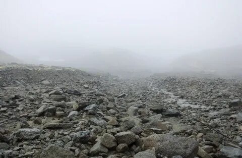 Каменистая дорога