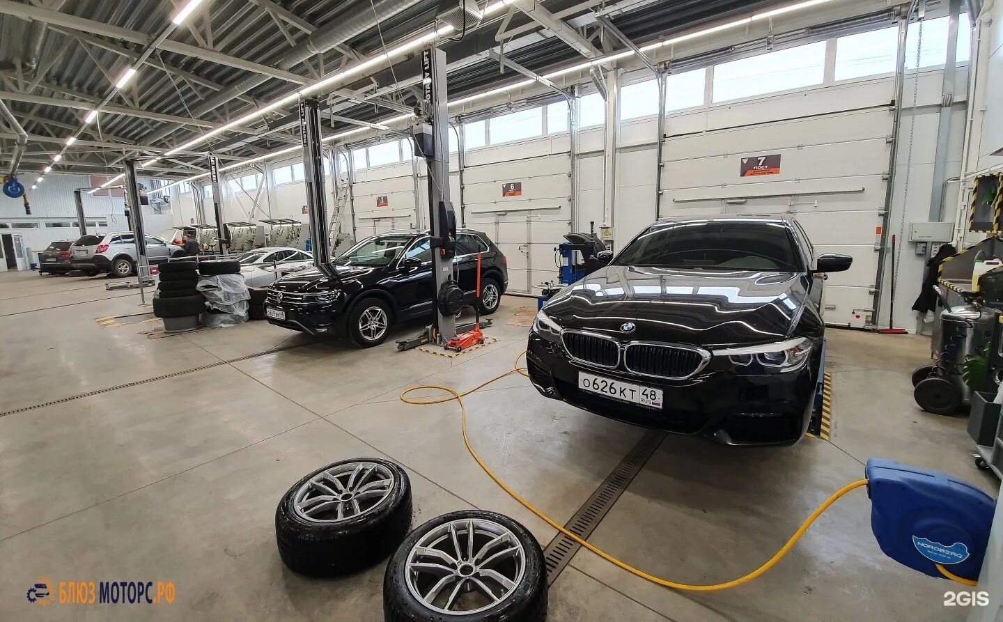 Автосервис елец. Блюз моторс елец. промышленная 106а елец. реал моторс авторемонт череповец.