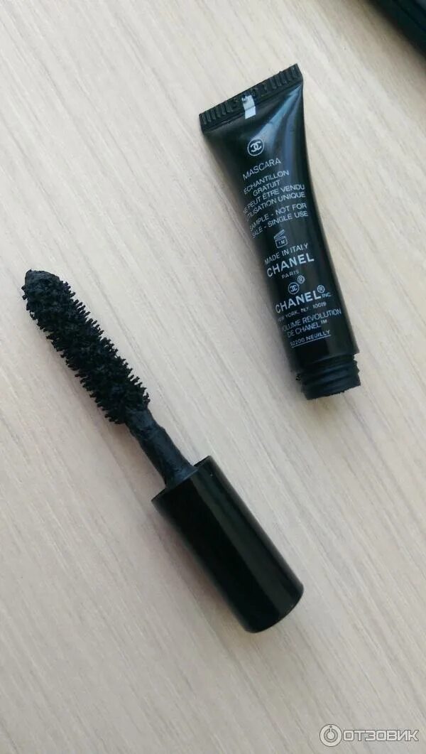 Тушь гурмандиз щеточка. Тушь в мягком тюбике. Рив гош тушь для ресниц. Гурмандиз объем нон-стоп тушь. Тушь для ресниц в черном тюбике.