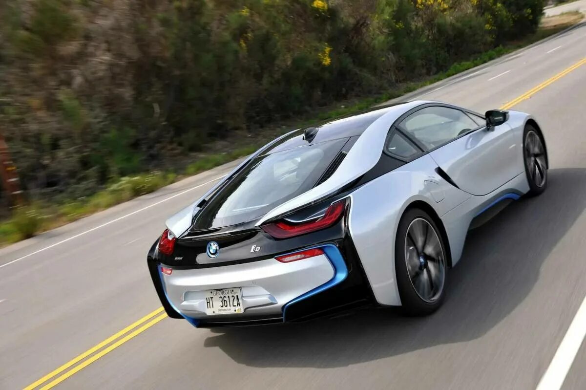 Б в ай 8. БМВ i8 2021. BMW спорткар i8. BMW i8 2015. БМВ ай 8 2022.