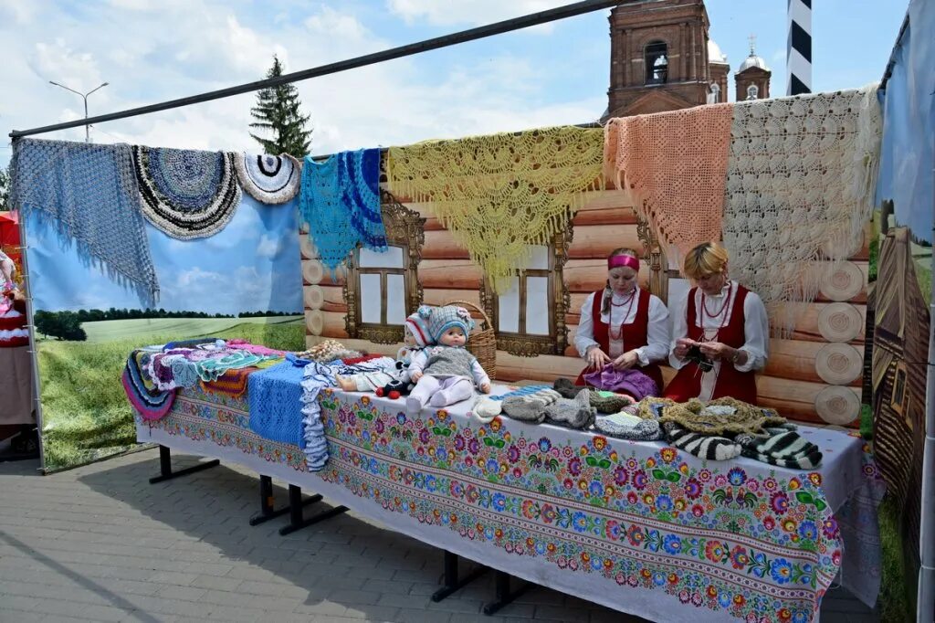 Бутурлиновка воронежская область погода на 10 дней. Праздник сапога в Бутурлиновке. Бутурлиновский дом ремесел. Подворье Бутурлиновка. Праздник сапога в Бутурлиновке 2018.