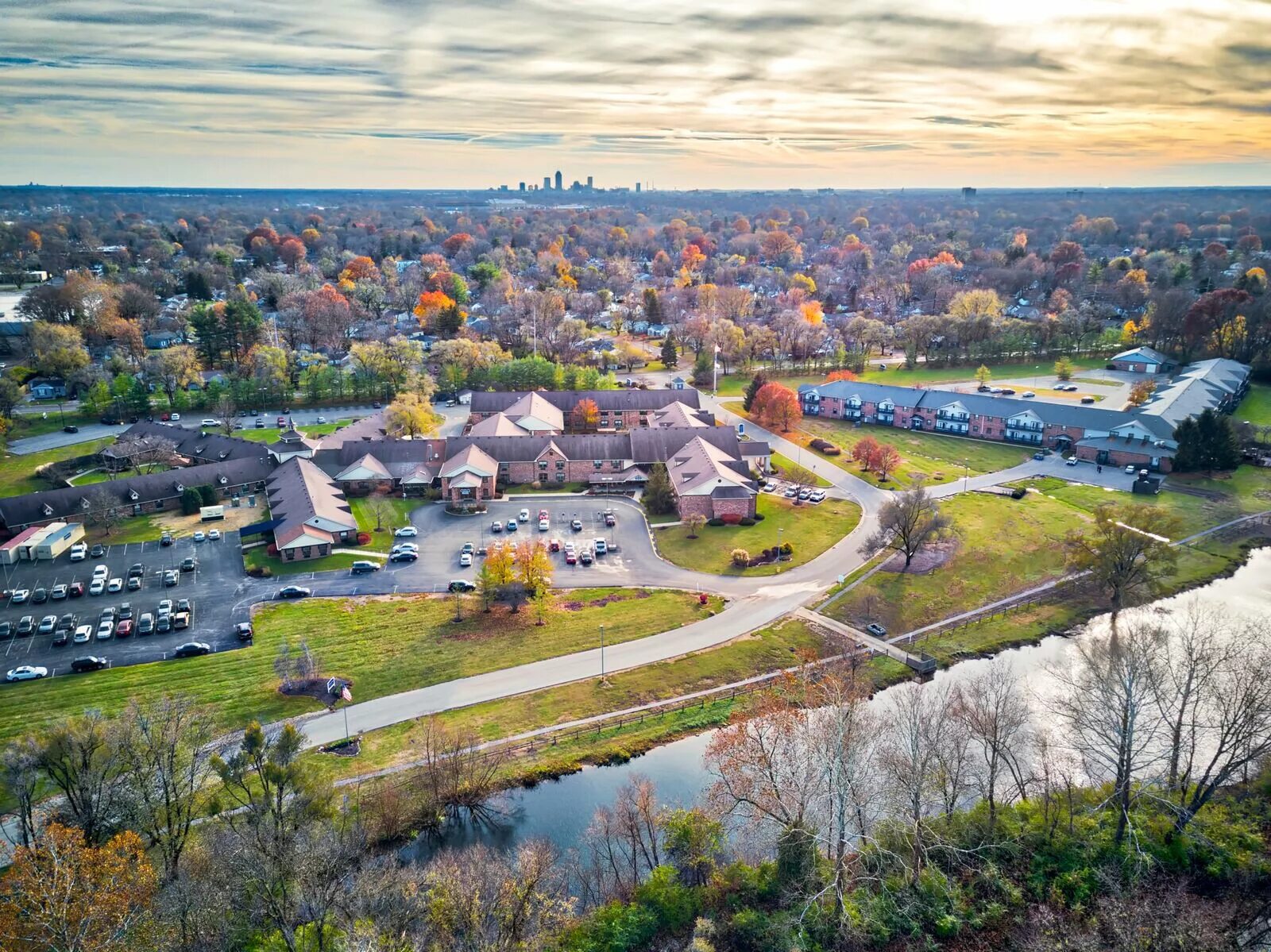 Full village. Американская деревня. Американский поселок. Американская деревушка. Село в Америке.