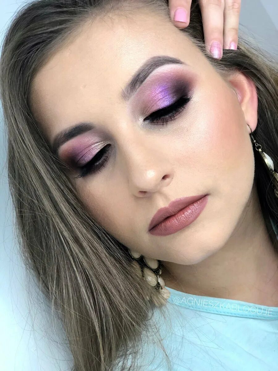 Сделать взрослый макияж. Макияж палеткой norvina anastasia. anastasia beverly norvina макияж. макияж палеткой beverly hills norvina. розово фиолетовый макияж.