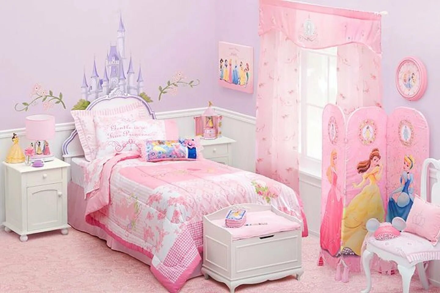 Детская принцесса. Комната в стиле принцессы Диснея. Спальня для девочки. Красивая детская для девочки. Детские комнаты для девочек.