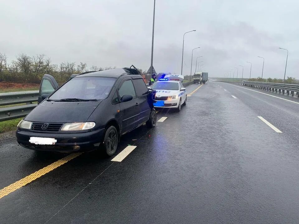 Фура. Дтп трасса дон м4 краснодарский край. Трасса м4 катастрофы. М4 дон что случилось. Трасса м-4 дон 1 августа 2023 авария.