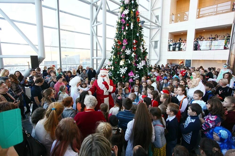 Губернаторская елка в театре оперы и балета. Губернаторская елка 2022 воронеж. Театр оперы и балета губернаторская елка. Рождественская елка губернатора челябинской области. Елка воронеж 2023.