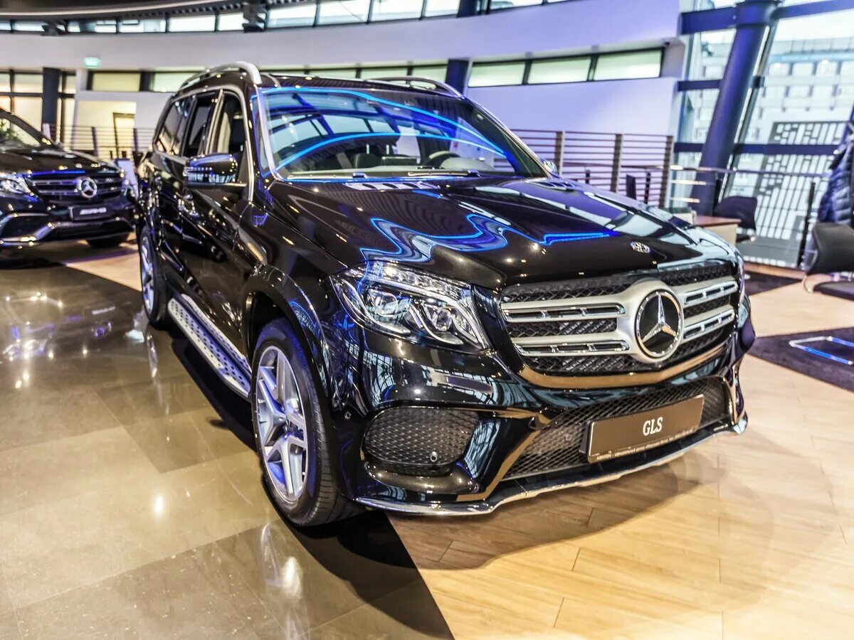 Mercedes новый цена. Мерседес-Бенц ГЛС 2018. Мерседес джип 2019 GLS. Мерседес GLS 2018. Mercedes-Benz ГЛС 350 новый.