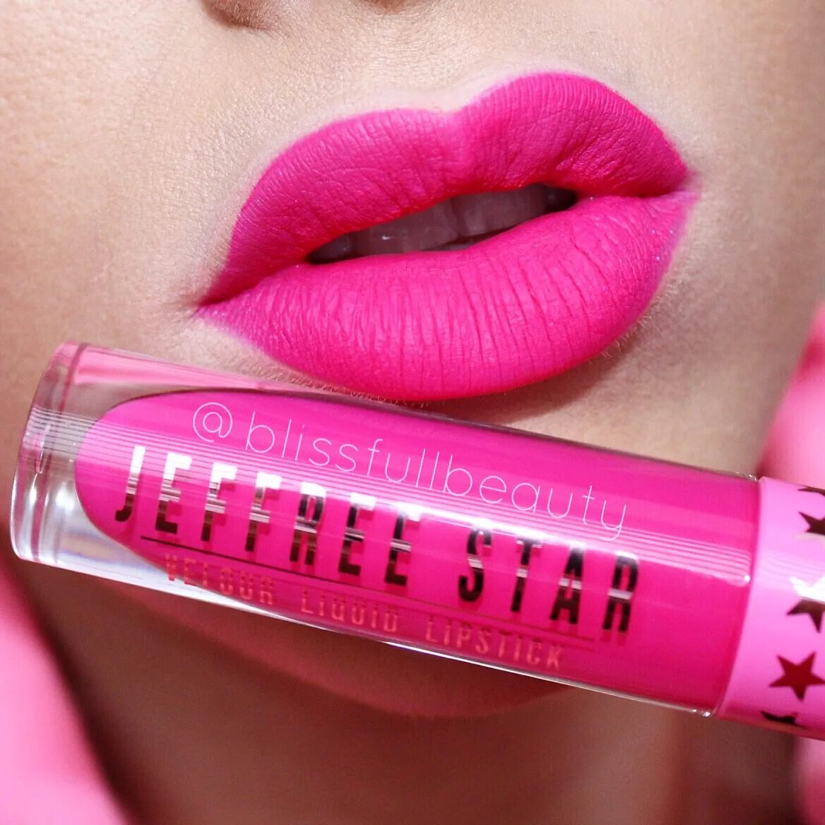 Жидкая помада для губ отзывы. Jeffree Star жидкая матовая помада. Jeffree Star Velour Liquid Lipstick. Jeffree Star Cosmetics Velour Liquid Lipstick. Jeffree Star Lipstick.