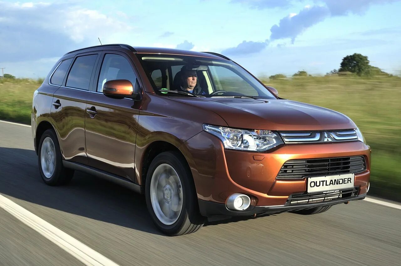 Mitsubishi Outlander III 2012. Mitsubishi Outlander 2012. Mitsubishi Outlander III (2012-2015). Аутлендер Митсубиси Аутлендер.