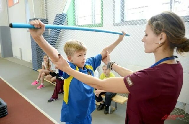 Одаренным спортсменам. Спортивный отбор детей. Детские спортивные центры. Спортивный отбор одаренных детей. Одаренность детей в спорте.