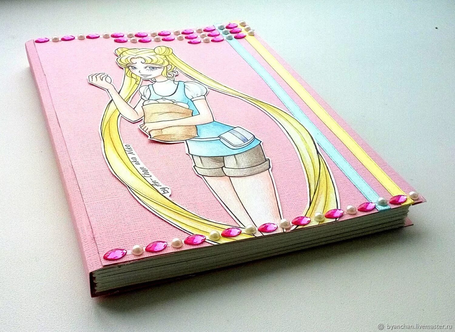 Скетчбуки купить. Sailor Moon блокнот скетчбук. Скетчбук с мягкой обложкой. Блокнот для рисования для девочек.