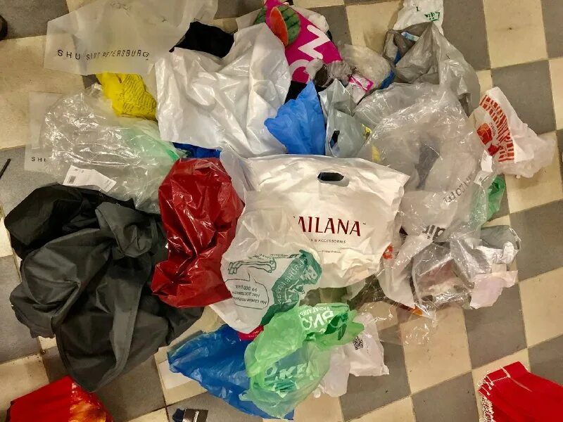 Афанасьева пакет с пакетами. Куда сдавать полиэтиленовые пакеты. Куда сдать пакеты. Куда сдать пакеты. Экологические пакеты для продуктов.