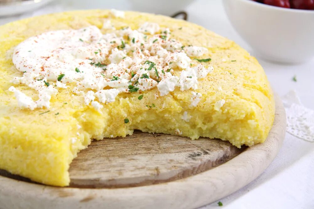 Средиземноморская полента. Кукурузная крупа полента. Морковная полента. Полента италия. Полента рецепт фото.