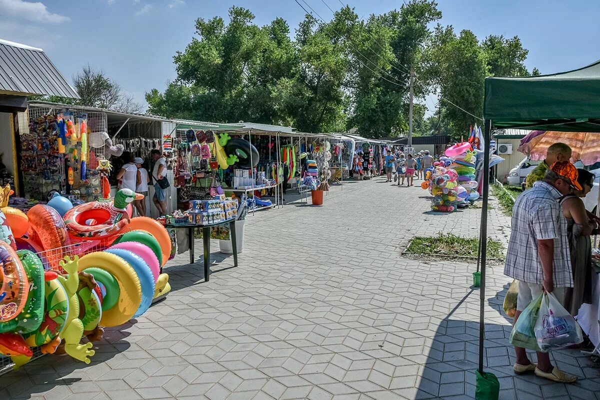 Рынок в кучугурах. Рынок в кучугурах краснодарский. Рынок в кучугурах. Кучугуры центральный рынок. Рынок в кучугурах краснодарский.