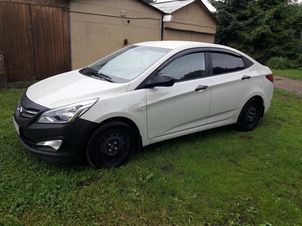 Хендай солярис комфорт 2015. Hyundai solaris 2014 рестайлинг. Нужен солярис за 300. 6 at. Hyundai solaris 2011.
