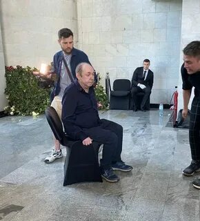 Сговорившись на счет завтрашнего дня они простились