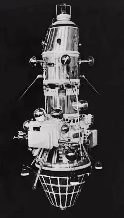 Спутник луна 10. Станция Луна 10. Луна 10 музей. В СССР осуществлен запуск первого искусственного спутника Луны.