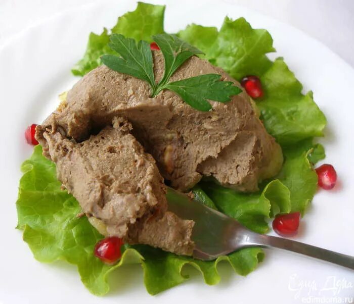 диетическая печенка. печенка. печёнка куриная диетическая. бл. паштет из печени курицы с гарниром.