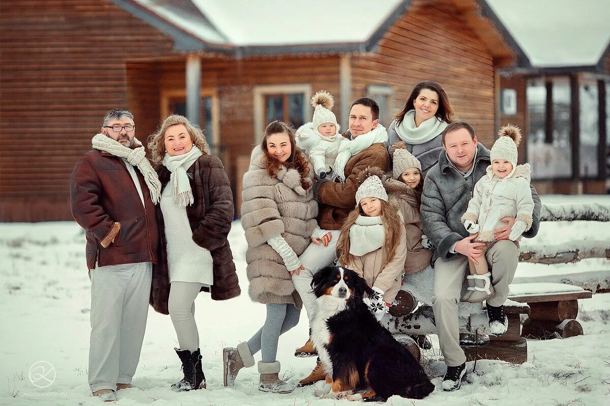 Большая семья зимой. Фотосессия большой семьи. Зимние съёмкибошьшой семьи. Большая дружная семья зимой. Our family are big