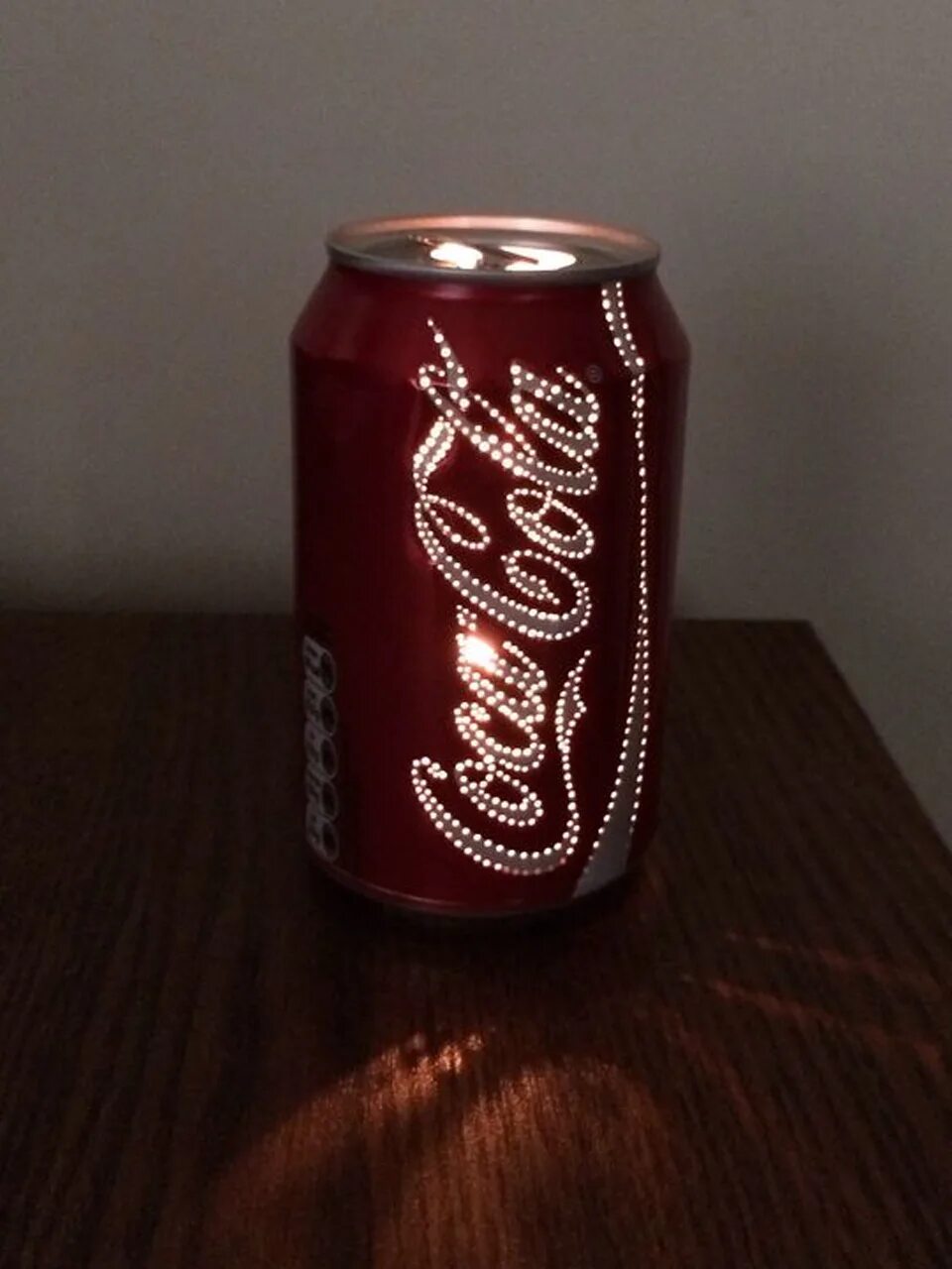 что можно сделать из банок газировки. сумка в форме банки. поделка из жестяной банки. подставка для карандашей из алюминиевой банки. поделки из банок газировки.