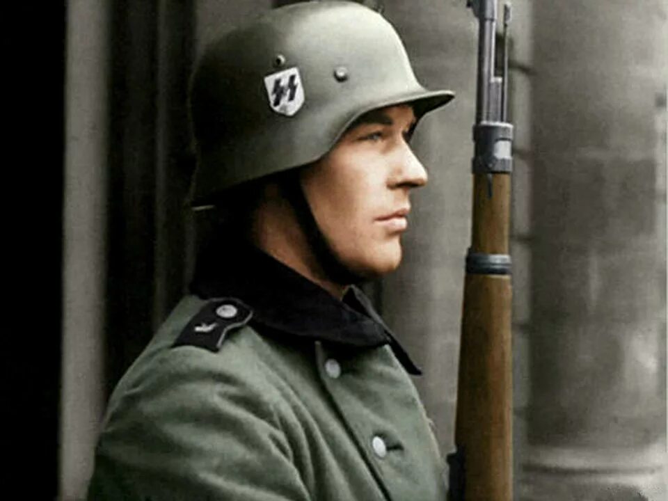 Начало сс. Солдаты Waffen SS. Солдаты вермахта и SS. SS Вермахт. Снаряжение Ваффен СС 1944.