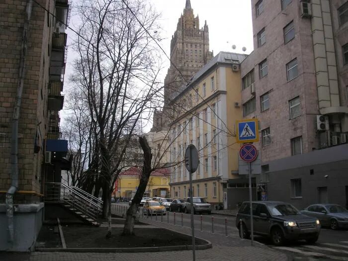 Троилинский переулок 5. Карманицкий переулок 5. Троилинский переулок 5 москва. Карманицкий переулок 5. Тропининский пер.