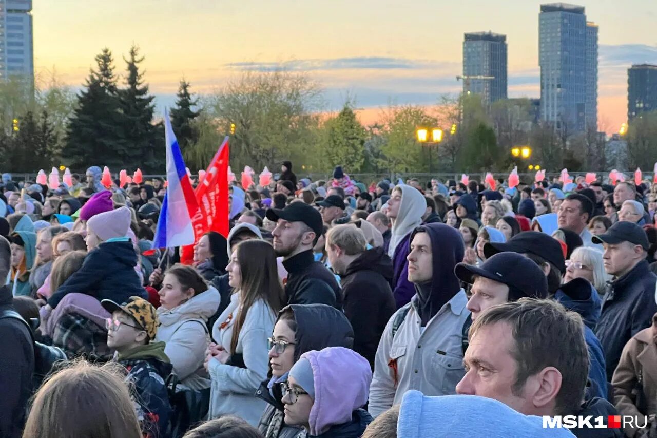 Концерт в Москве парк Победы на Поклонной горе. Салют на Поклонной горе 9 мая. Концерт на Поклонной горе в Москве. Концерт 9 мая 2022 Москва. Россия 1 праздничный концерт сегодня