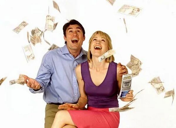 Тренинг деньги. Муж принес зарплату фото. Муж дает деньги жене с радостью. Люди живут в кредит. Деньги источник счастья.