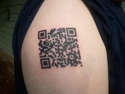 Татуировка в виде QR кода