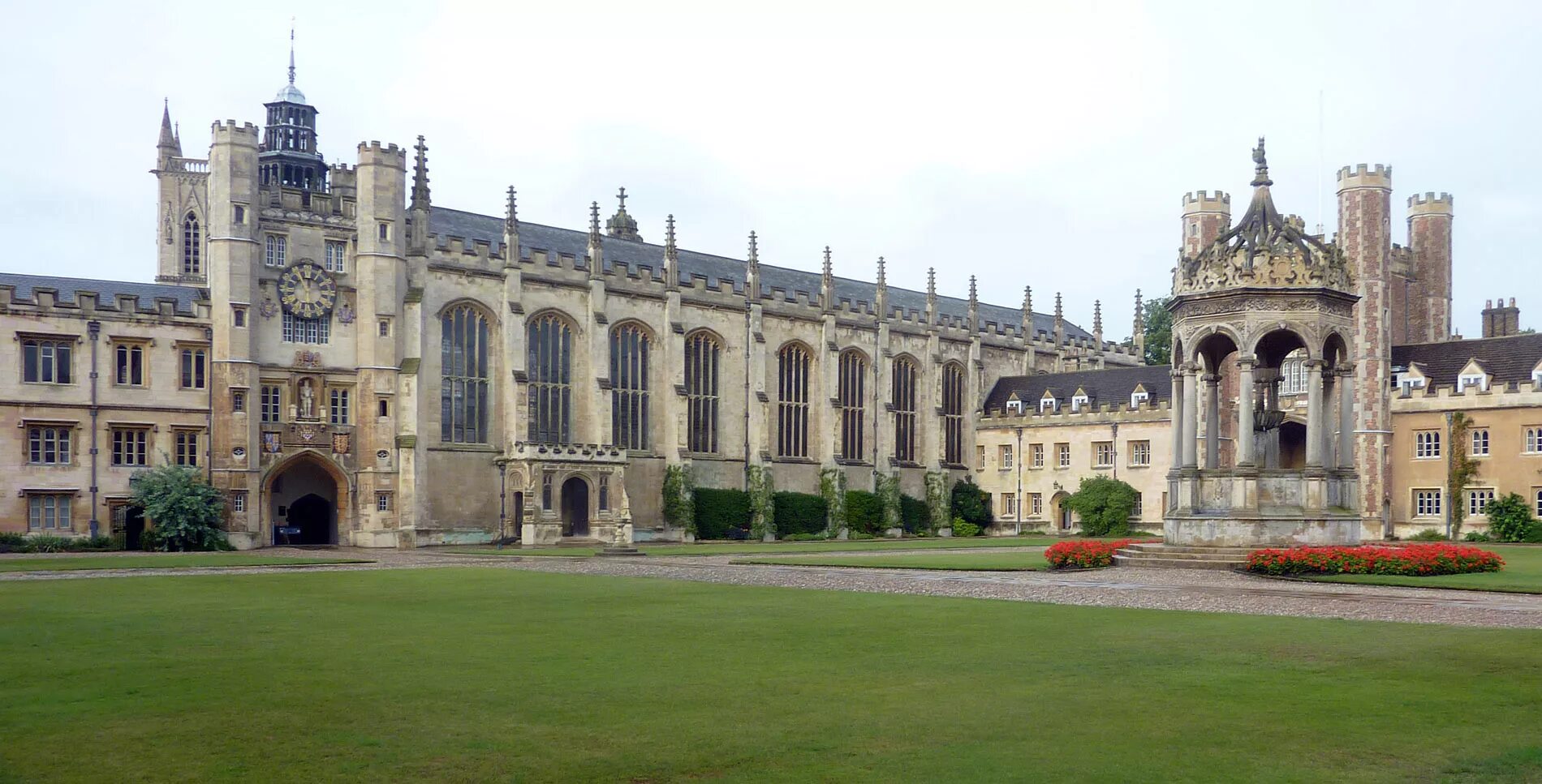Университеты древности. Кембридж университет 1209. Тринити колледж в Кембридже 17 век. Кембриджский университет кампус. Тринити-колледж Кембриджского университета Ньютон.