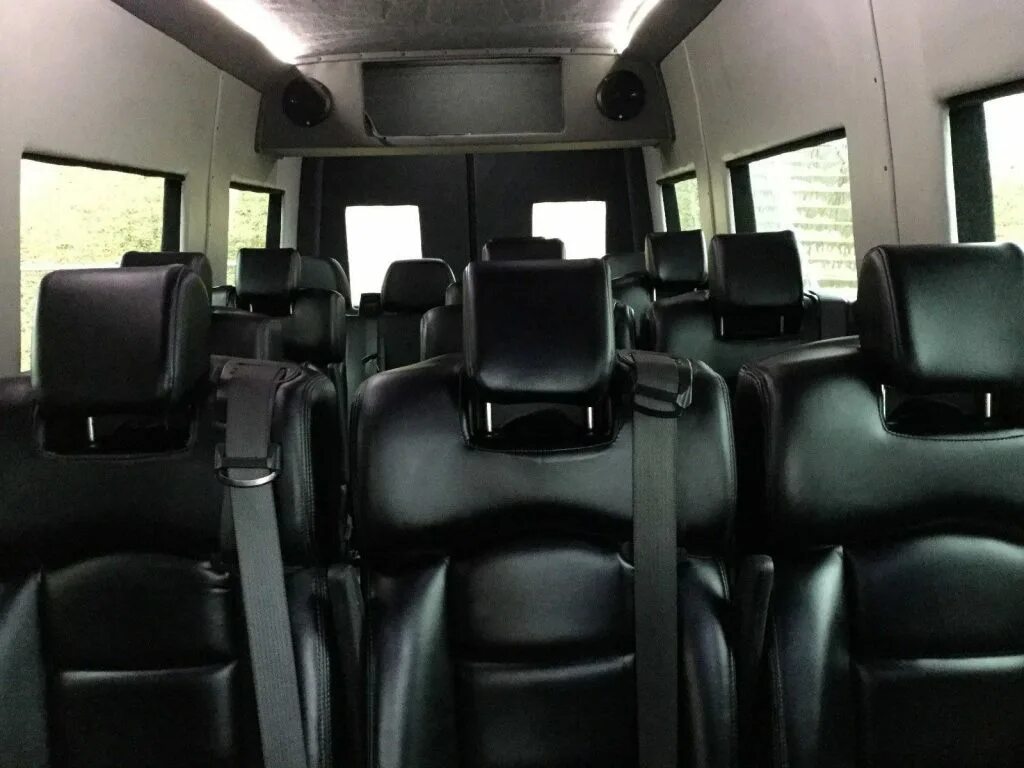 Спринтер сколько мест. Мерседес спринтер 15 мест. 2025 mercedes-benz sprinter passenger van 2500. mercedes sprinter inside. мерседес спринтер кол-во мест.
