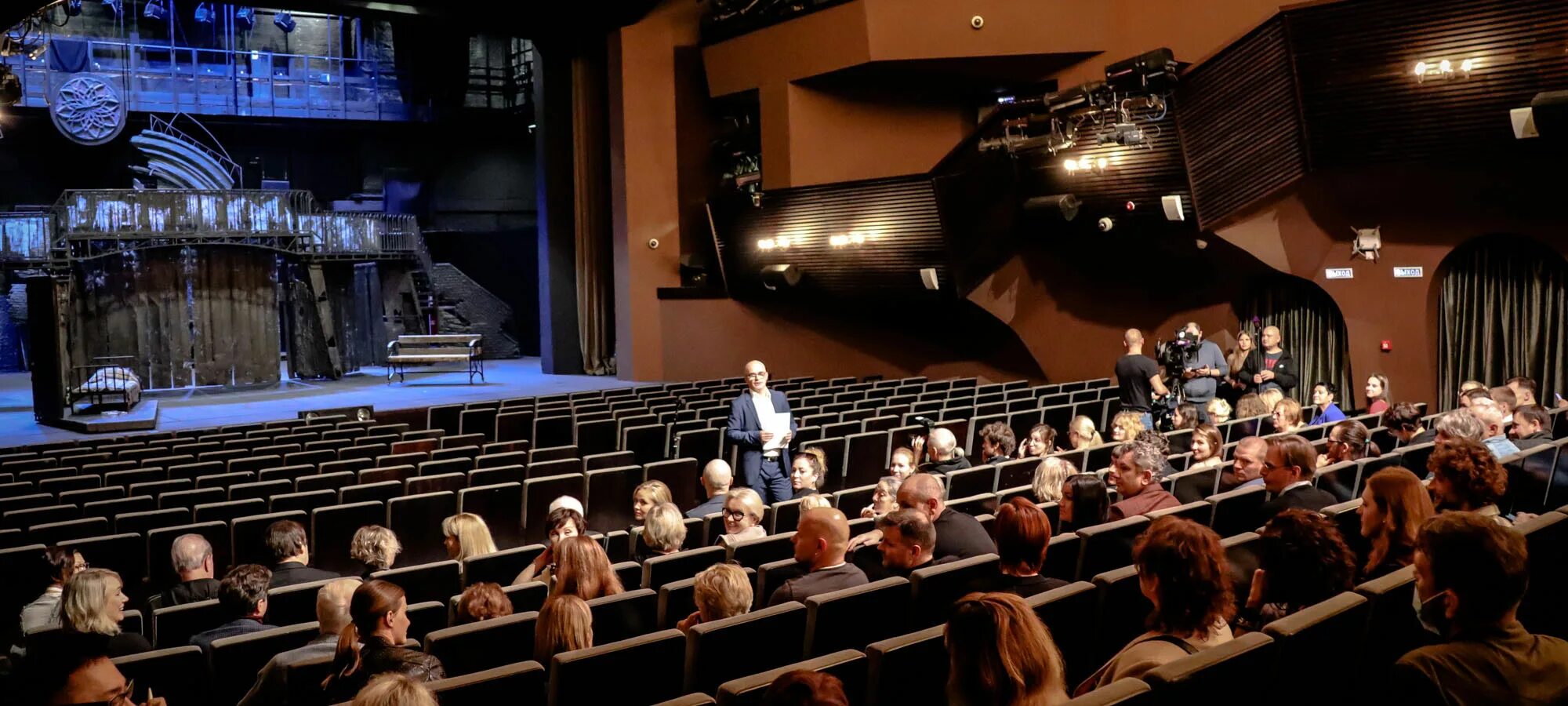 Театр современник искусства. Никита ефремов современник. Современник театр год основатель. Театр современник культура. Современник дата.