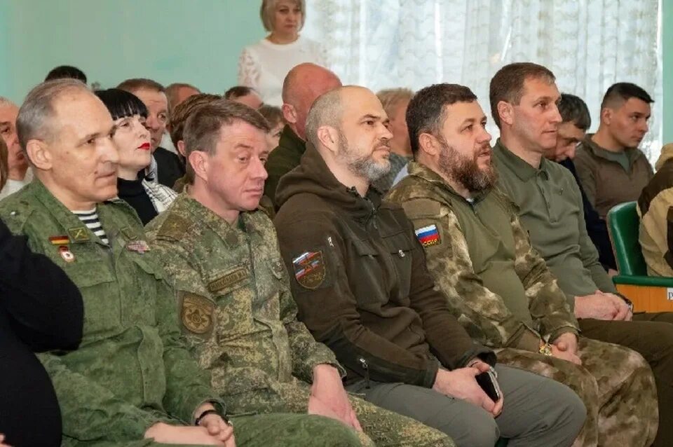 Ебальце. Дебальцево фото. Группы дебальцево днр. Группы дебальцево днр. Группы дебальцево днр.