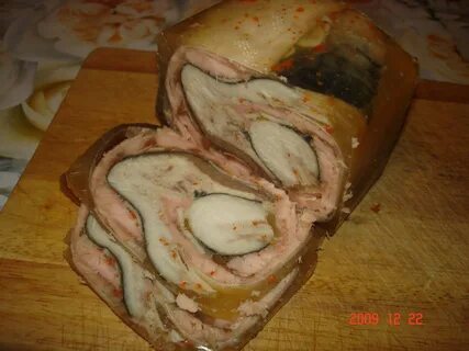 Рыбный рулет из консервы