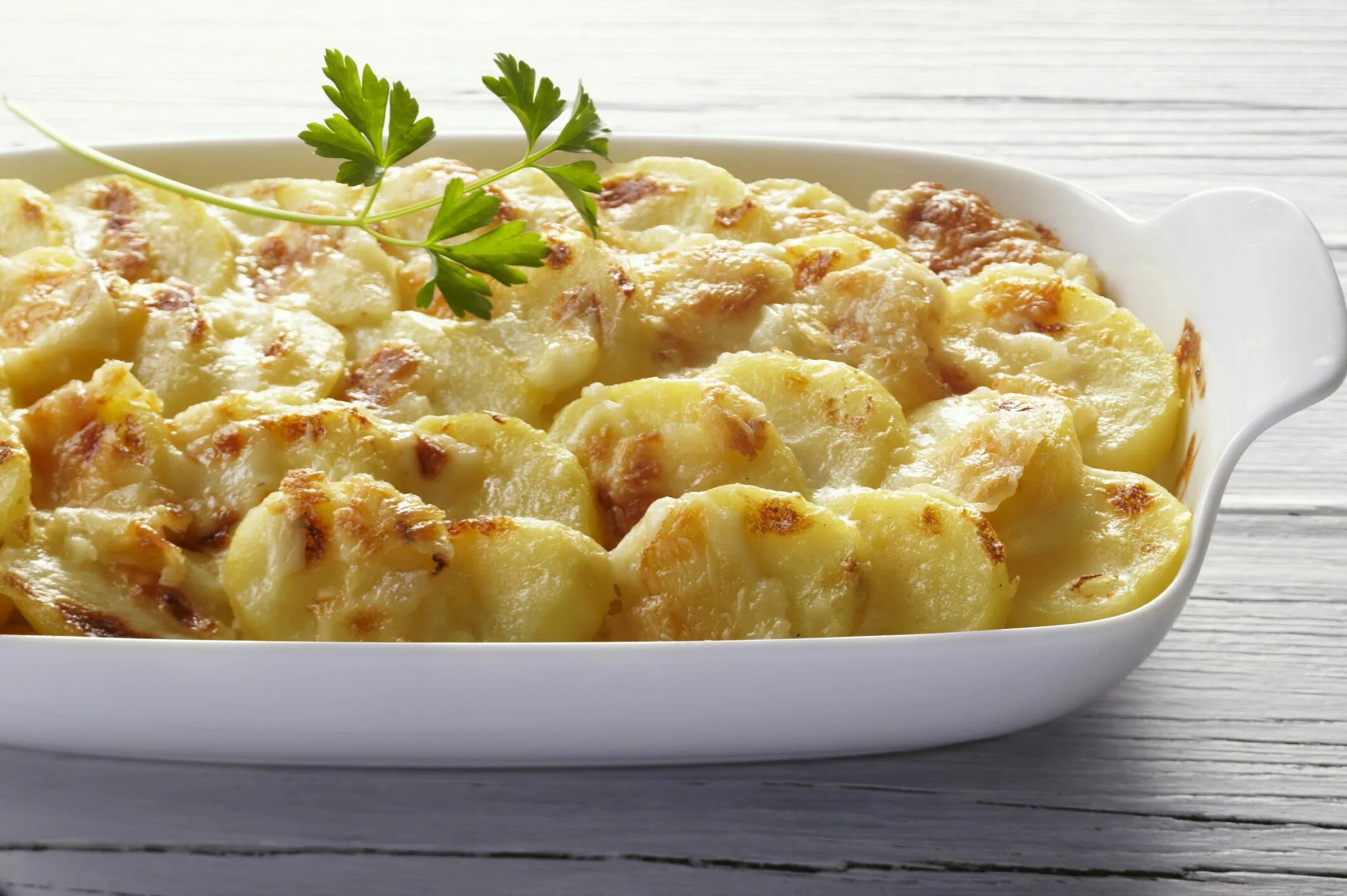 Картофель Дофинуа. Гратен (Gratin). Картофель Буланжер. Картофельный гратен с пармезаном.