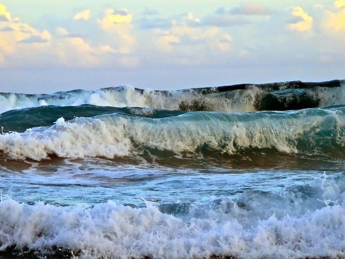 Море, волны. Красивые волны на море. Море панорама. Бурное море. Волна на рида