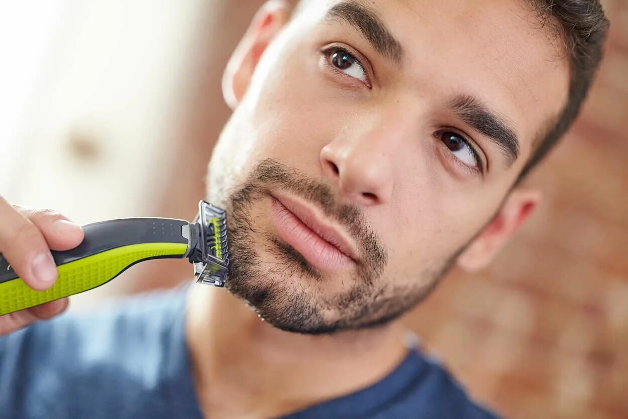 Можно ли пользоваться триммером. Триммер philips oneblade qp2520/20. Триммер micro touch solo. Машинка для носа nose trimmer. Триммер zewana носа и ушей.