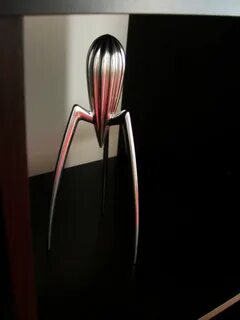 Juicy salif